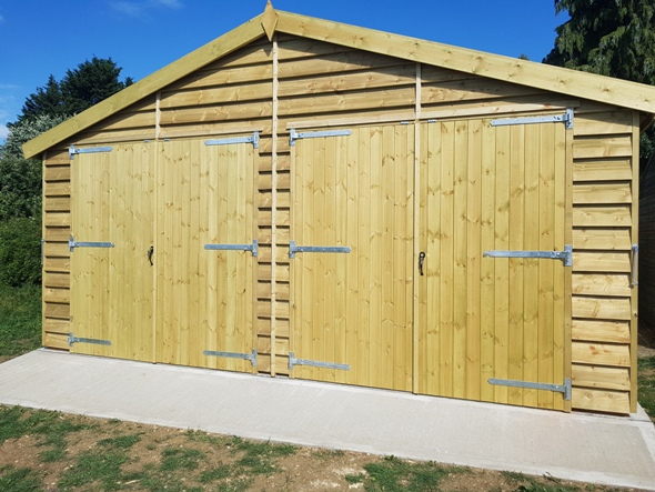 Double Garage 20 x 20 With Tanalised Feather edge